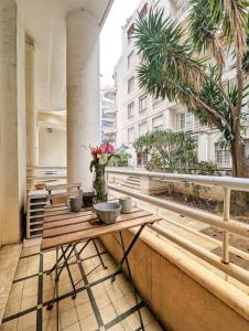 Rõdu või terrass majutusasutuses Promenade des Anglais - Deux Pièces, proche Negresco