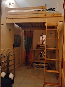 Zdjęcie z galerii obiektu Appartement T3 village de Mandelieu la Napoule w mieście Mandelieu-la-Napoule