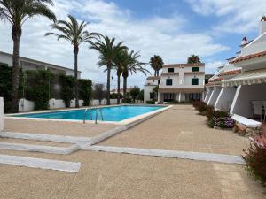 Swimming pool sa o malapit sa MISTRAL 10 by SOM Menorca