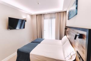 Gallery image of GBH Hotel-Apartamentos Posidonia in Benidorm +66 photos