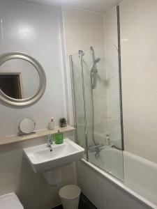 Ένα μπάνιο στο Apartment 7