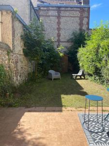 Vonkajšia záhrada v ubytovaní Loft/jardin et parking : Le Petit Clos Bourdet
