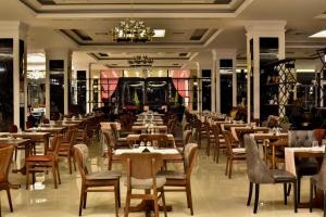 Ресторан / где поесть в Mc Palace Hotel Spa & Convention
