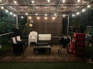 Posezení v ubytování 手ぶらBBQ 京成佐倉駅徒歩6分 生ビールあり 庭600平米 貸切宿泊4LDDK 駐車場3台無料