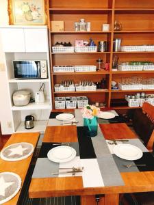 Fotografie z fotogalerie ubytování 手ぶらBBQ 京成佐倉駅徒歩6分 生ビールあり 庭600平米 貸切宿泊4LDDK 駐車場3台無料 v destinaci Sakura