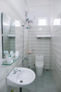 Koupelna v ubytování Hoa ban Homestay