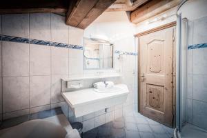 حمام في HAUSEREI Design & Kräuterhotel