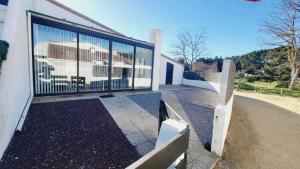 Balkón alebo terasa v ubytovaní La Perle des Mtiviers - Sud Nantes, Base Nautique, Thalasso et Golf + 18 fotografií