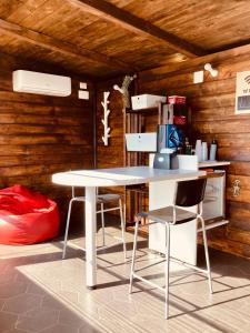 Posezení v ubytování Glamping&BeerSpa Scialla Sul Lago
