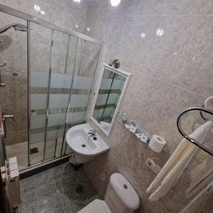 Łazienka w obiekcie Hostal O Galeón San Luis