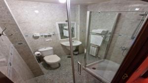 Łazienka w obiekcie Hostal O Galeón San Luis
