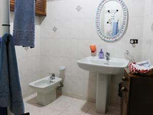 A bathroom at Casa Vacanze Scalone