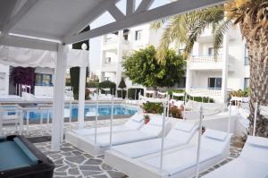 Bazén v ubytování Tasmaria Aparthotel nebo v jeho okolí