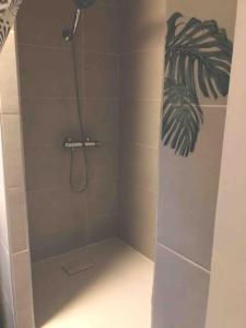 Fotografia z galérie ubytovania Gard - Maison Loft exotique & Jacuzzi privatif v destinácii Beaucaire