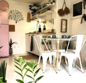 Fotografia z galérie ubytovania Gard - Maison Loft exotique & Jacuzzi privatif v destinácii Beaucaire