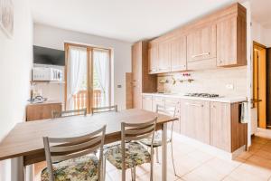 Kuchyň nebo kuchyňský kout v ubytování CROSINA HOLIDAY - Casa Lucia