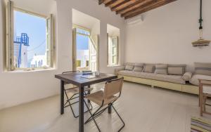 Posezení v ubytování House & Studio Dolce in Plaka + 25 fotografií