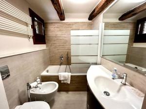 Koupelna v ubytování Dream suites + 15 fotografií