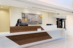 Vstupní hala nebo recepce v ubytování Holiday Inn Express Hauppauge-Long Island by IHG