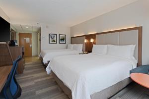 Postel nebo postele na pokoji v ubytování Holiday Inn Express Hauppauge-Long Island by IHG