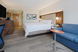 Postel nebo postele na pokoji v ubytování Holiday Inn Express Hauppauge-Long Island by IHG