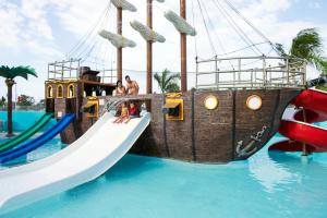 Bazén v ubytování Seadust Cancun Family Resort - All Inclusive nebo v jeho okolí