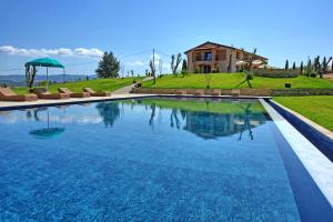 Πισίνα στο ή κοντά στο Villa Campana by PosarelliVillas