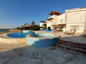 Kép White Villa 6 BR-38-Ph5 szállásáról Gurdakában a galériában Még 32 kép