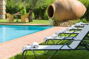 Bazén v ubytování Hotel San Gregorio nebo v jeho okolí