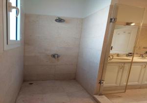 Kép White Villa 6 BR-38-Ph5 szállásáról Gurdakában a galériában