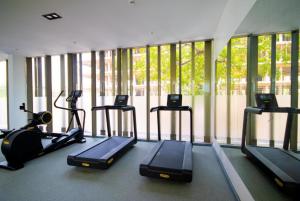 Fitness centrum a/nebo fitness zařízení v ubytování Splendid Apartments @ The Lennox
