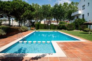 Bazén v ubytování Les Pites I 2n 2a Bonito apartamento con terraza nebo v jeho okolí