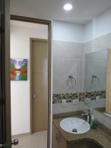 Koupelna v ubytování Espectacular y cómodo Apartamento en Girardot WiFi