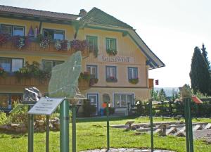 Vonkajšia záhrada v ubytovaní Edelsteinhotel Guniwirt