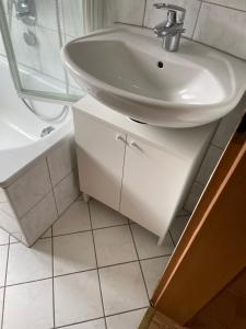 Koupelna v ubytování Ferienwohnung bei Bad Ems im Lahntal