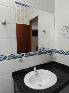 Ένα μπάνιο στο Diamante Blue Hotel