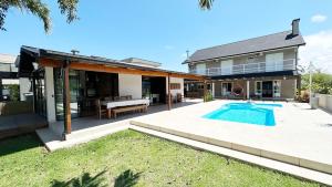 Πισίνα στο ή κοντά στο Residência Mare de Luxo