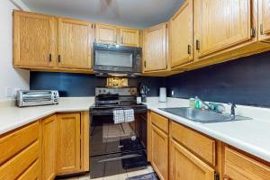 Gallery image of Lakeside Delight, unit 423 in Laconia