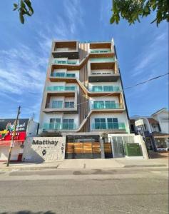 El edificio en el que está el departamento