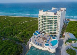 Bazén v ubytování Seadust Cancun Family Resort - All Inclusive nebo v jeho okolí