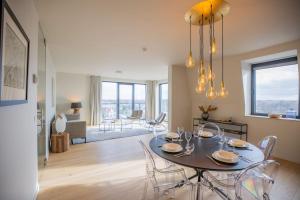 Χώρος καθιστικού στο Georgie Light, lofty luxurious