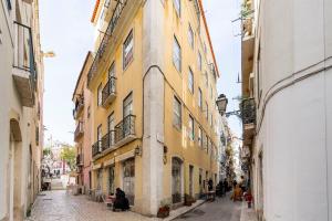 リスボンにあるFishermenApartments - Santos 3Dの旧市街の路地