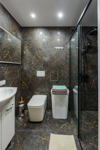 Łazienka w obiekcie Apartament Pod Dwójką
