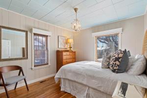 Gallery image of Charming Coeur d'Alene Vintage Family Cottage in Coeur d'Alene