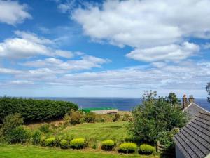 a view of the ocean from a house at Stonebank House in Lamberton