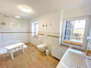 Ένα μπάνιο στο Reethaus Vilmnitz - Ferienwohnung Goor +51 φωτογραφίες