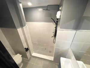 Koupelna v ubytování mySTAY Hotel BGC South