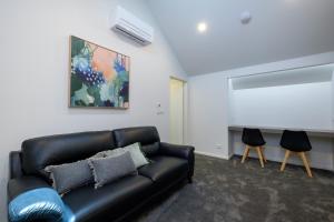 Serenity Halls Gap 4 Absolute NP Frontage的休息区