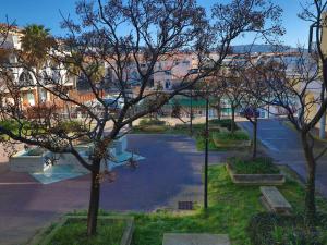 Fotografia z galérie ubytovania Spacieux T2 climatisé avec garage en plein cœur de Sète - FR-1-472-178 v destinácii Sète