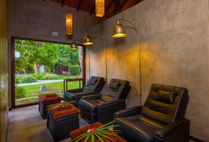 Гостиная зона в Chaarya Resort & Spa